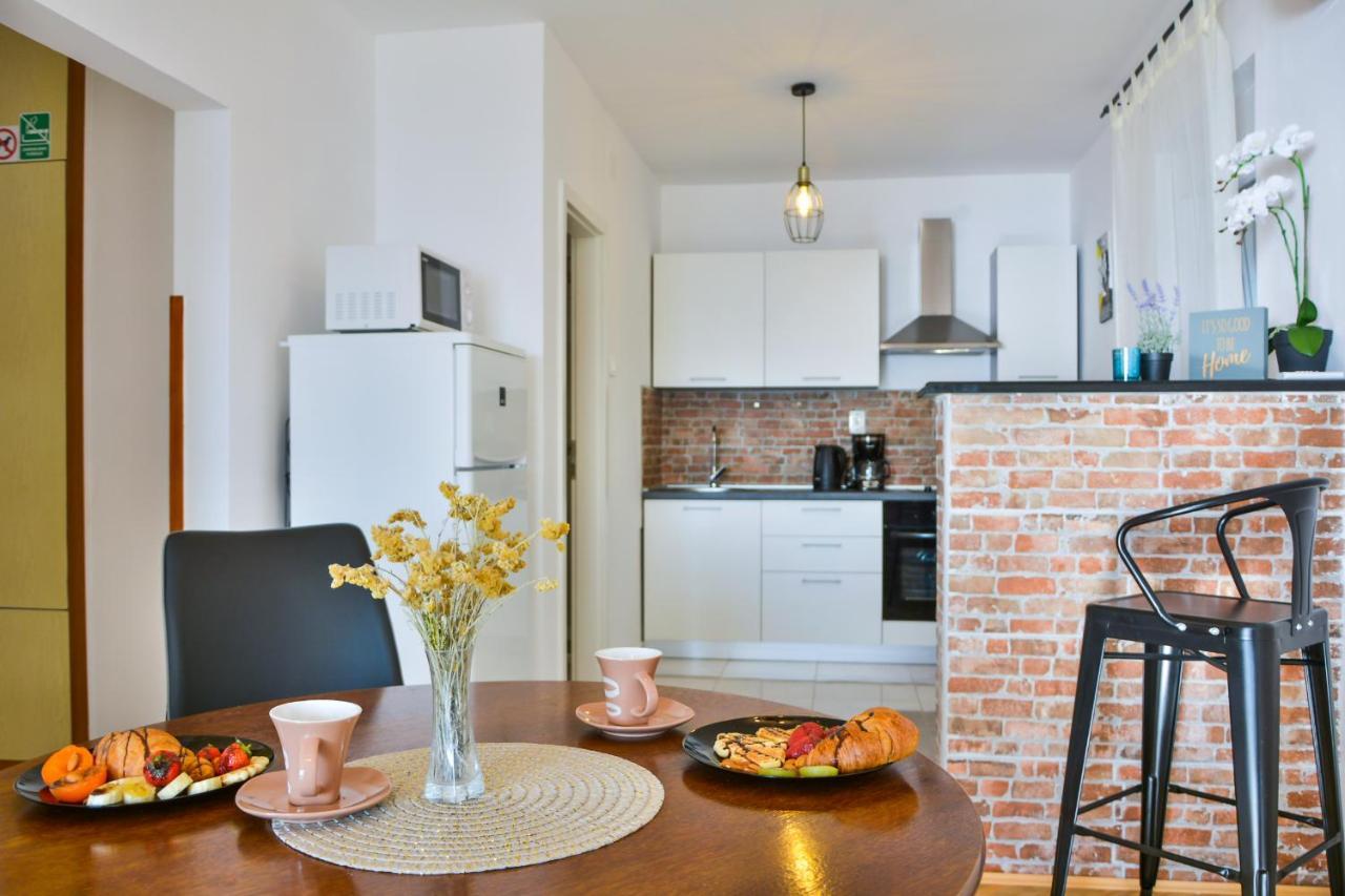 Apartmani Krijesnica Senj  Exteriör bild