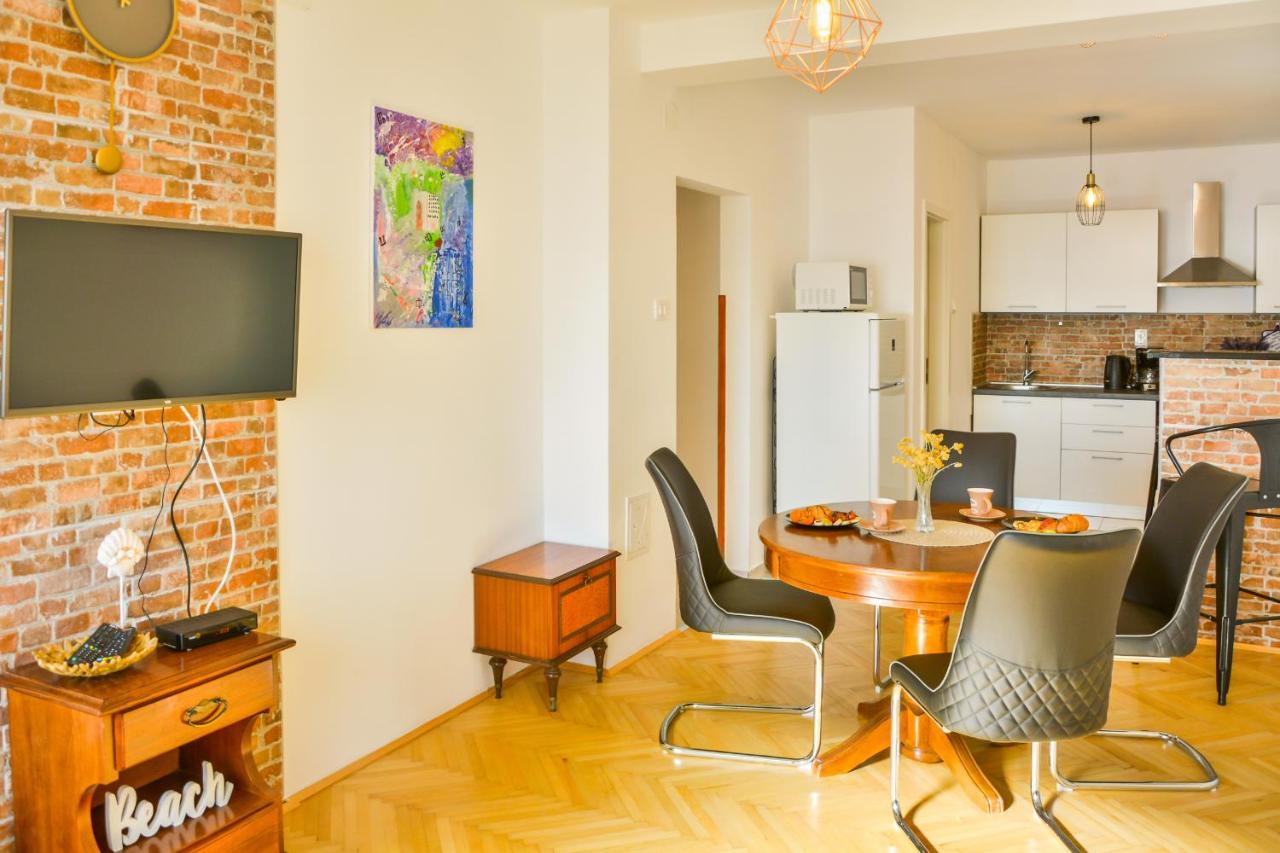 Apartmani Krijesnica Senj  Exteriör bild
