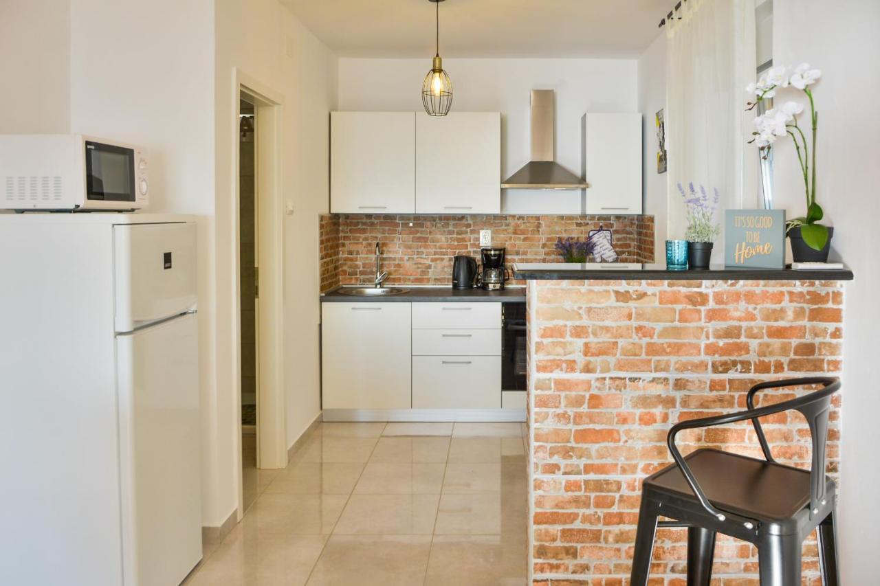 Apartmani Krijesnica Senj  Exteriör bild