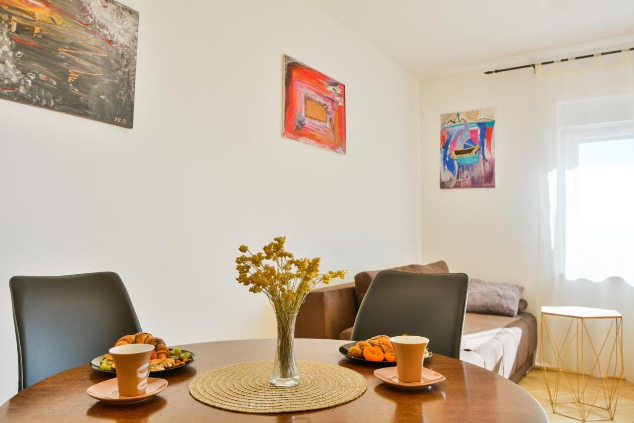 Apartmani Krijesnica Senj  Exteriör bild